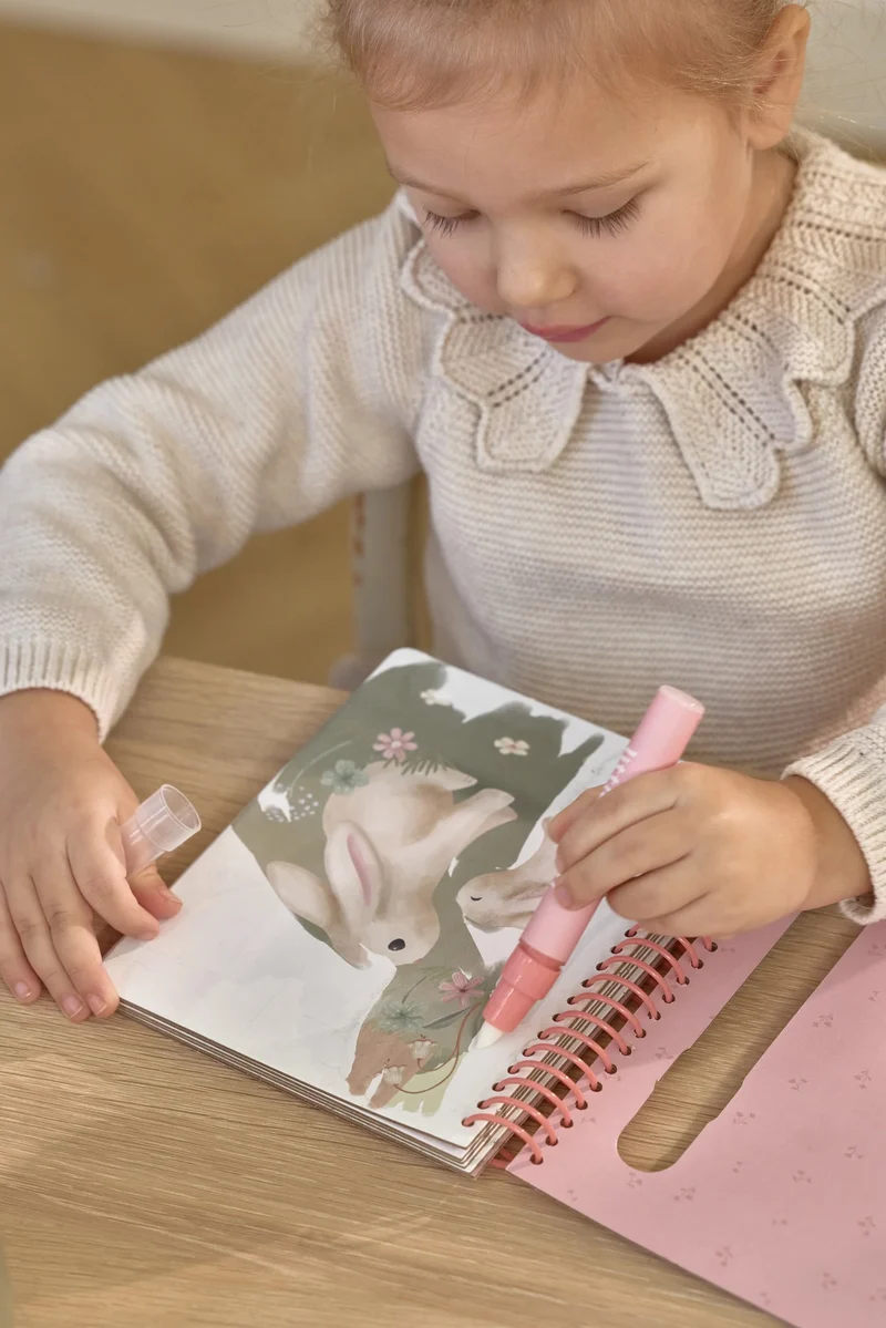 Libro Mágico al agua rosa Fairy Garden · Little Dutch