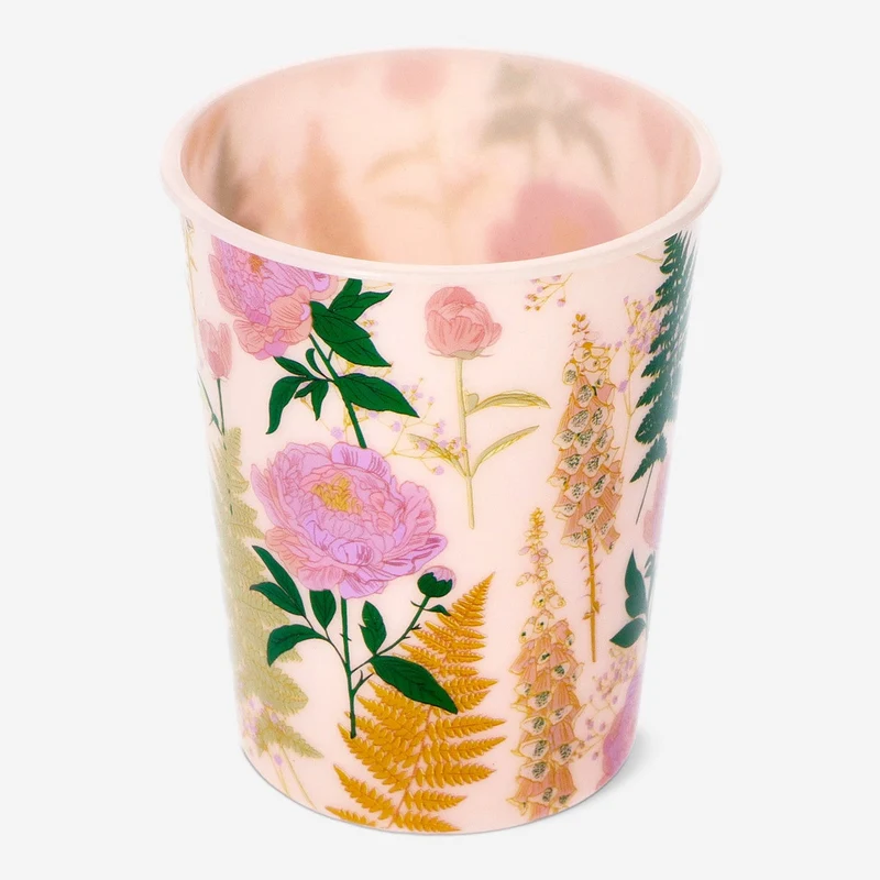 Plastic cups. 4 pcs