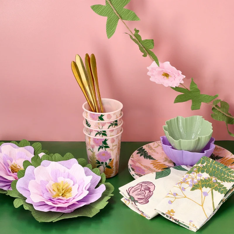 Plastic cups. 4 pcs