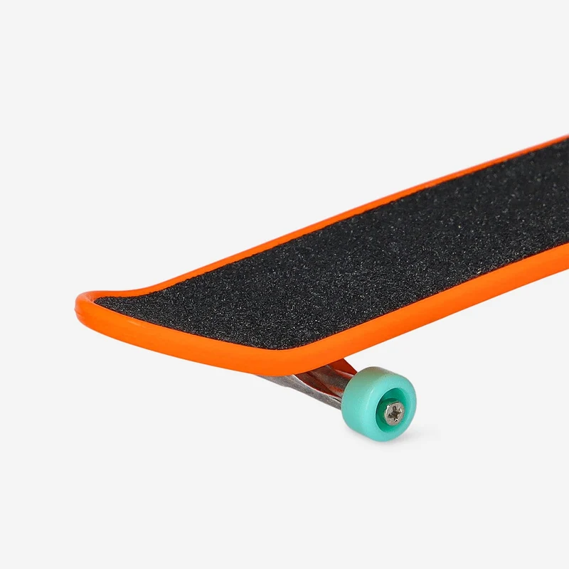 Finger skateboard