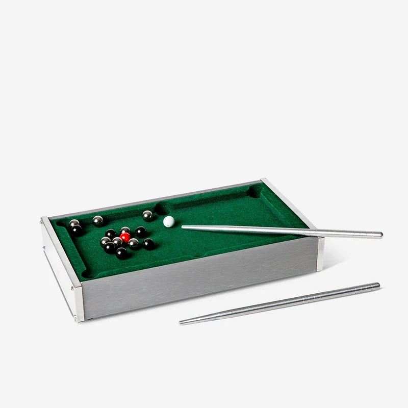 Mini pool table game
