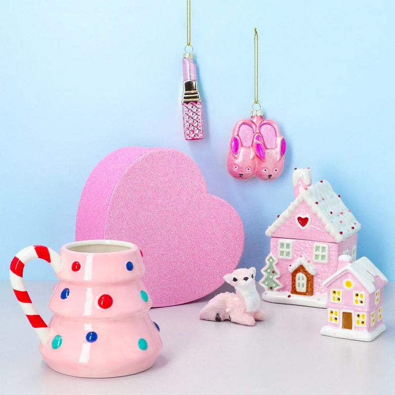Pink heart shaped glitter gift box