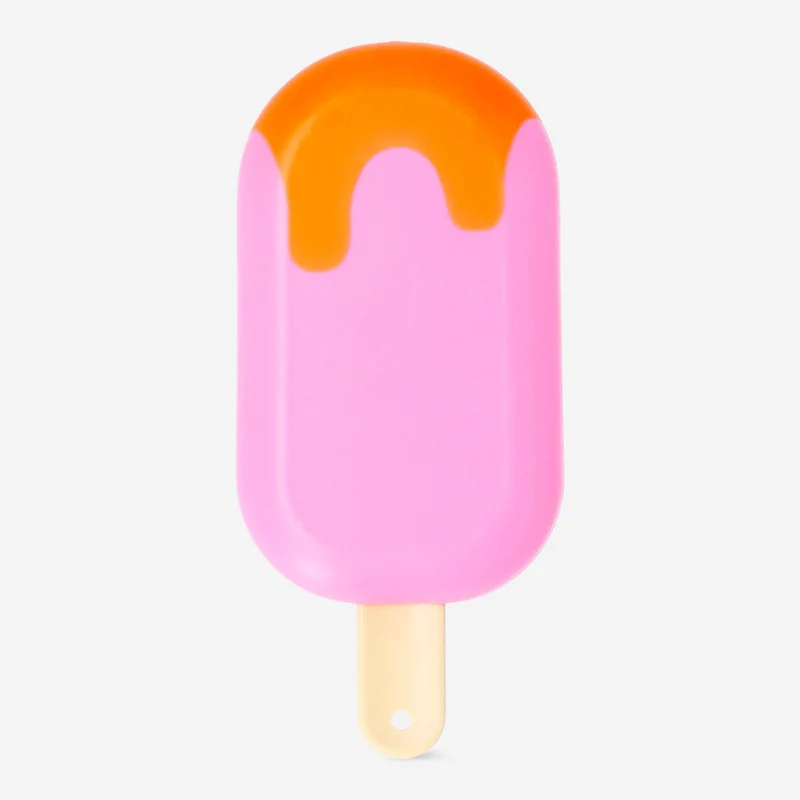 Water spraying ice lolly