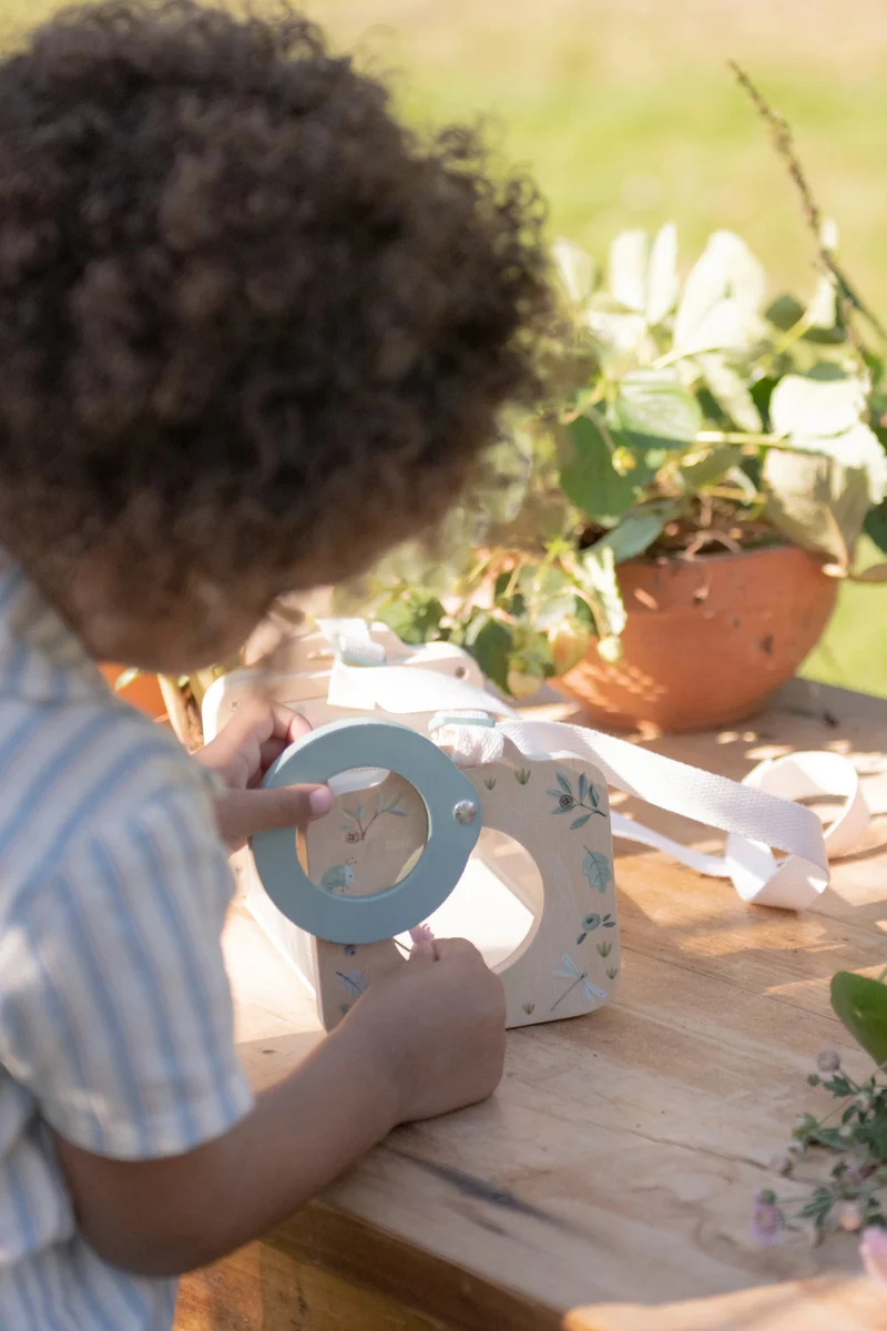 Caja para insectos con lupa Forest Friends FSC · Little Dutch