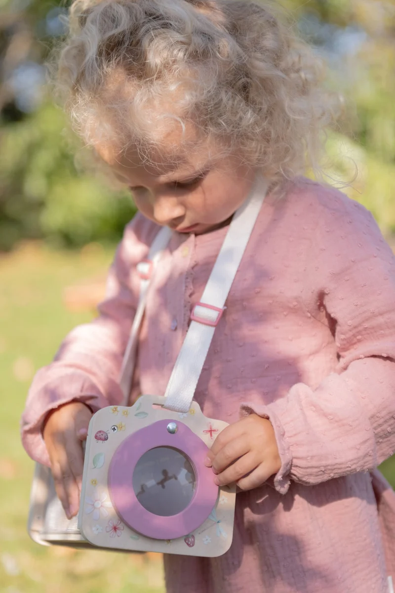 Caja para insectos con lupa Fairy Garden FSC · Little Dutch