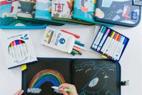 Tizas Colores (12 uds) con portatizas