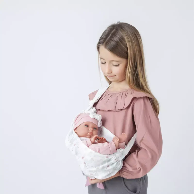 Muñecas Antonio Juan Mi Pequeño Reborn Tufi con Fular Portabebé 33 cm
