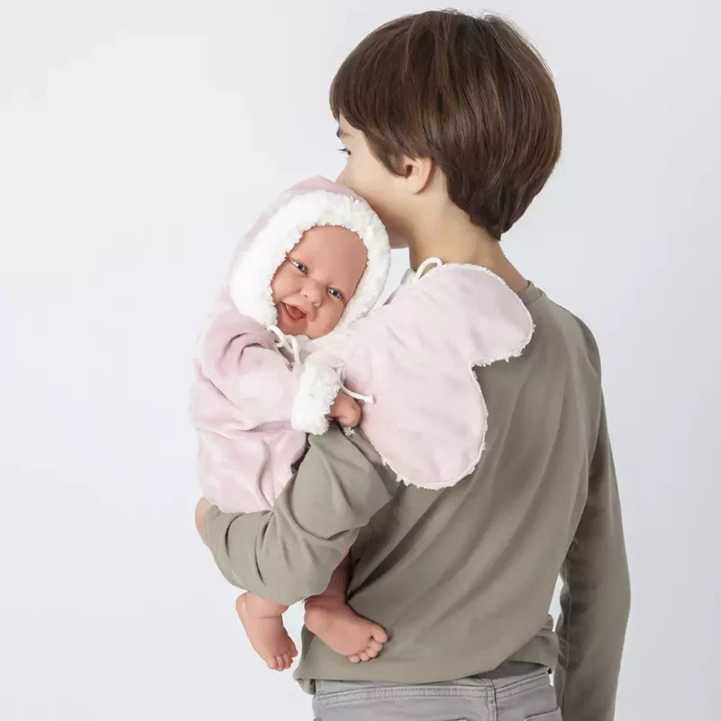 Muñecas Antonio Juan Recién Nacida Carla con Toallita 42 cm