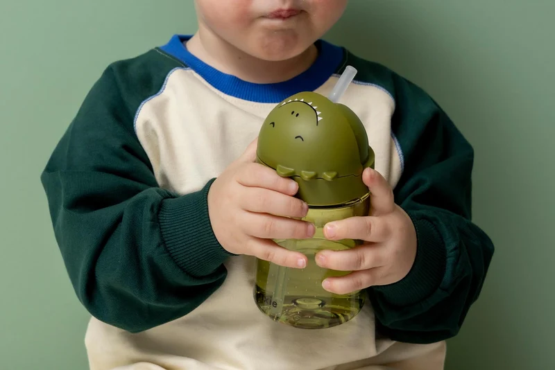 Vaso con pajita Mr. Dino · Trixie