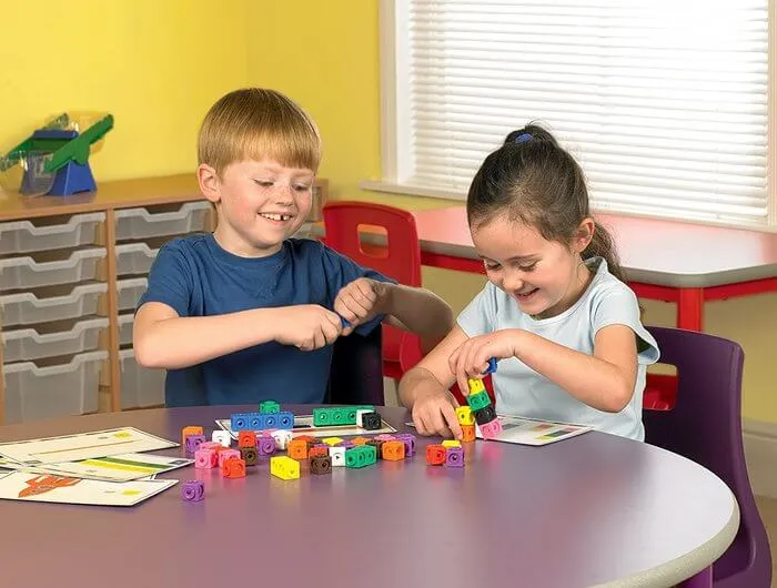 JUEGO SET ACTIVIDADES CON CUBOS MATHLINK | Learning Resources