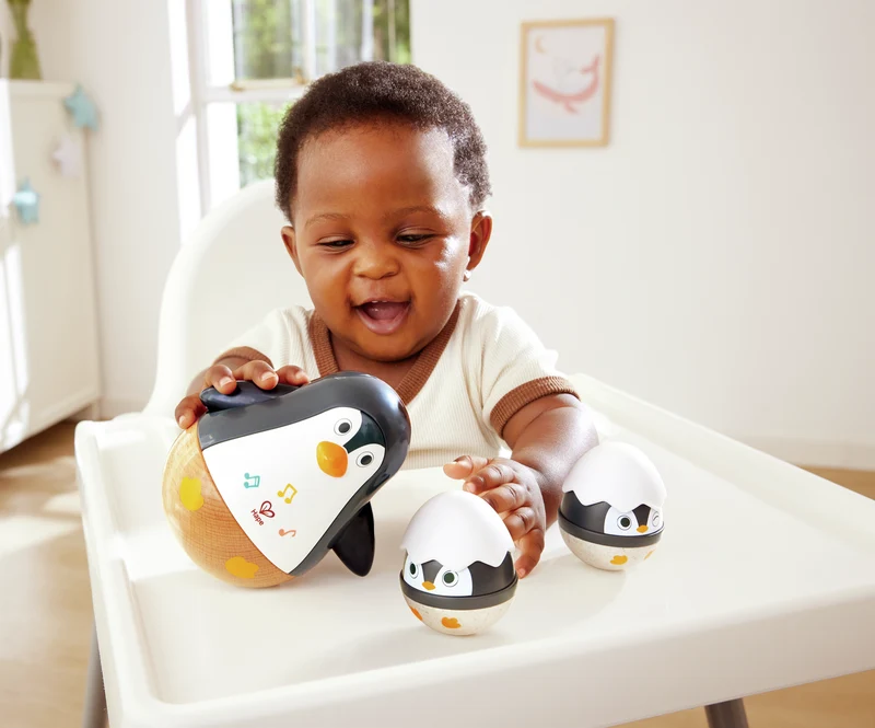 Sonajeros Tentetieso Penguin Family · Hape
