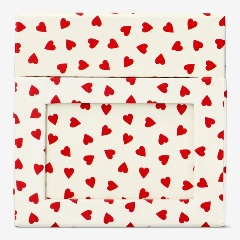 Gift box for photos with red hearts
