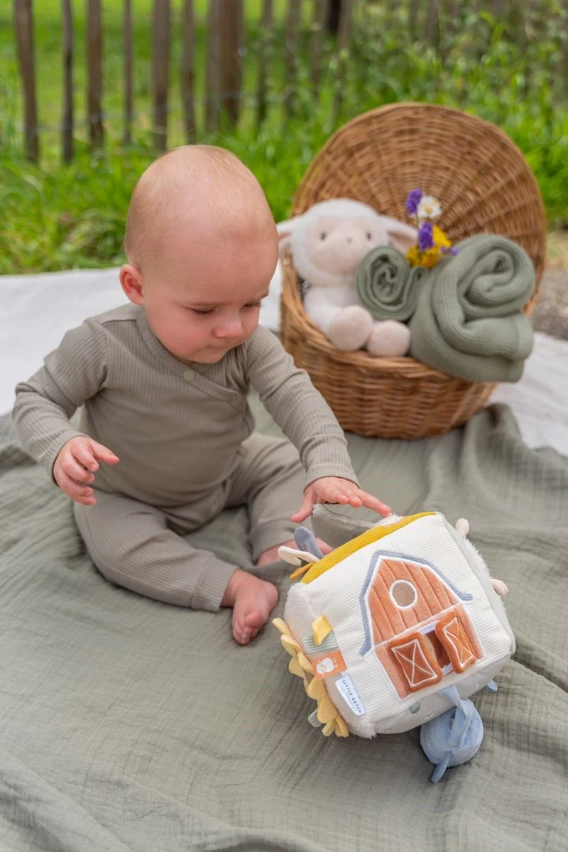 Cubo Blandito de Actividades Pequeña Granja · Little Dutch