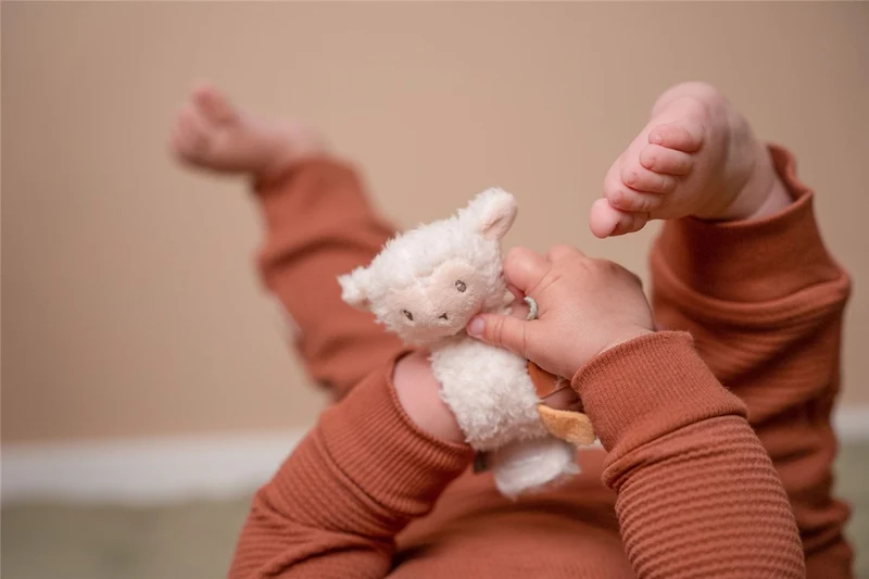 Sonajero de Muñeca Oveja Pequeña Granja · Little Dutch