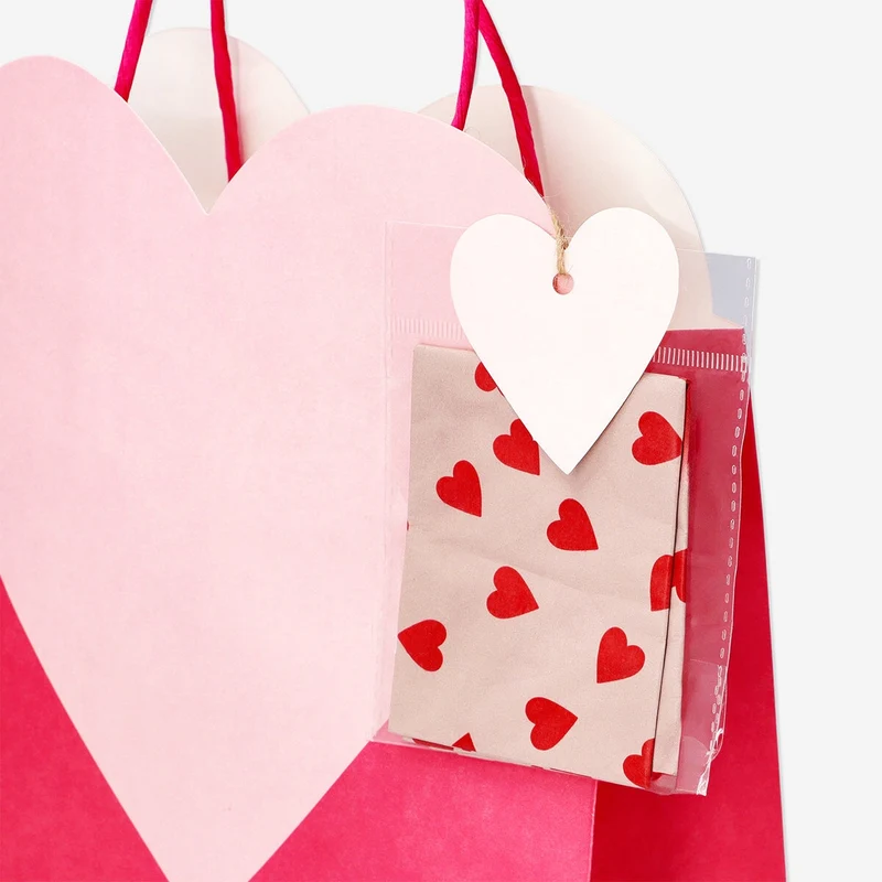 Gift bag with heart