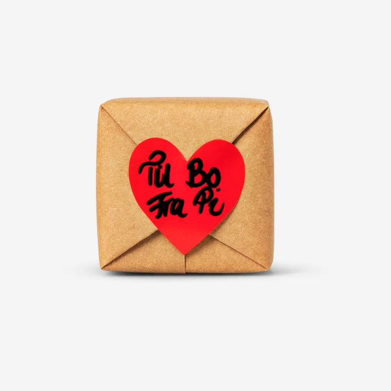 Heart shaped self-adhesive gift tags - 25 pcs