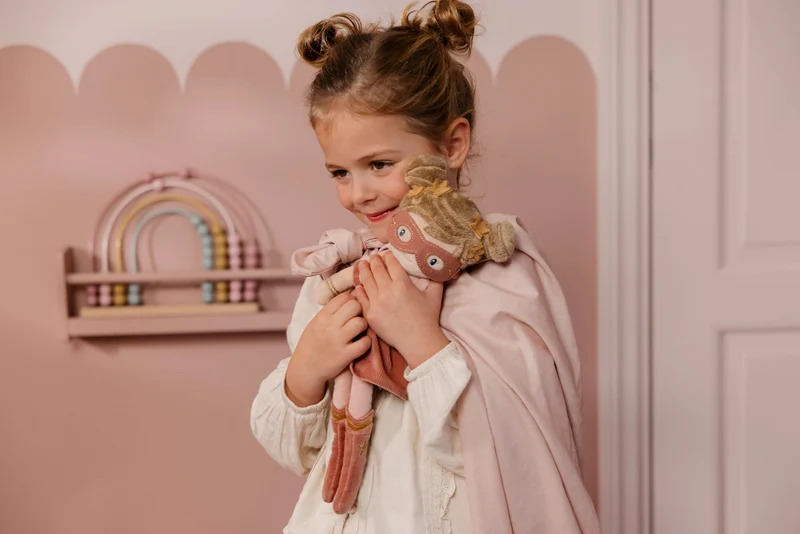 Rosa Superheroína Muñeca Blandita · Little Dutch