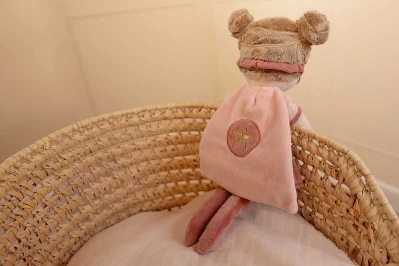 Rosa Superheroína Muñeca Blandita · Little Dutch