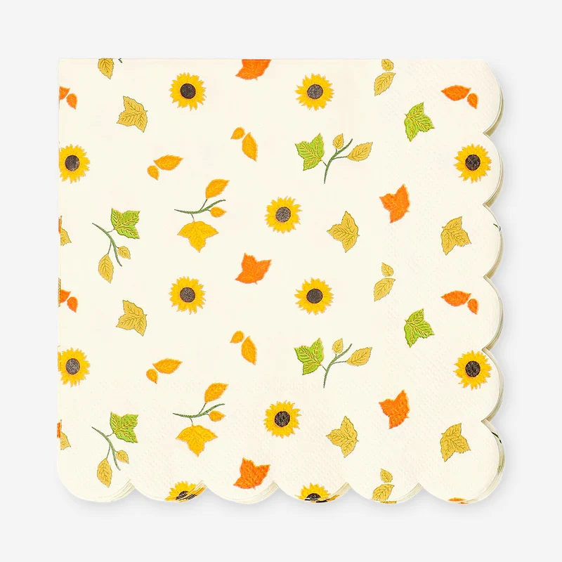 Napkins with autumn print and scalloped edges - 16 pcs