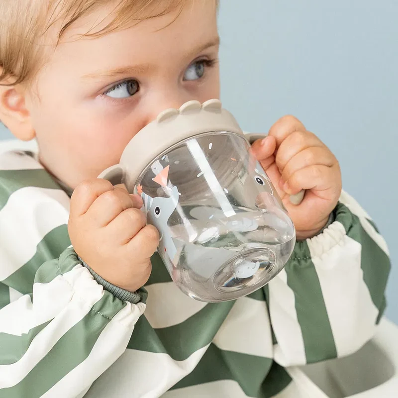 Taza aprendizaje dos asas Tiny farm Blue · Done by Deer