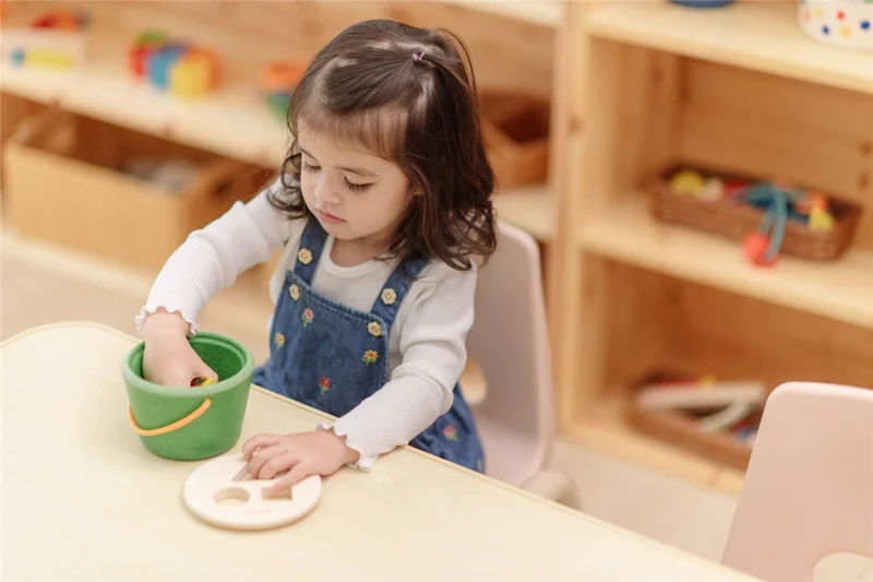 Cubo clasifica figuras · Plantoys