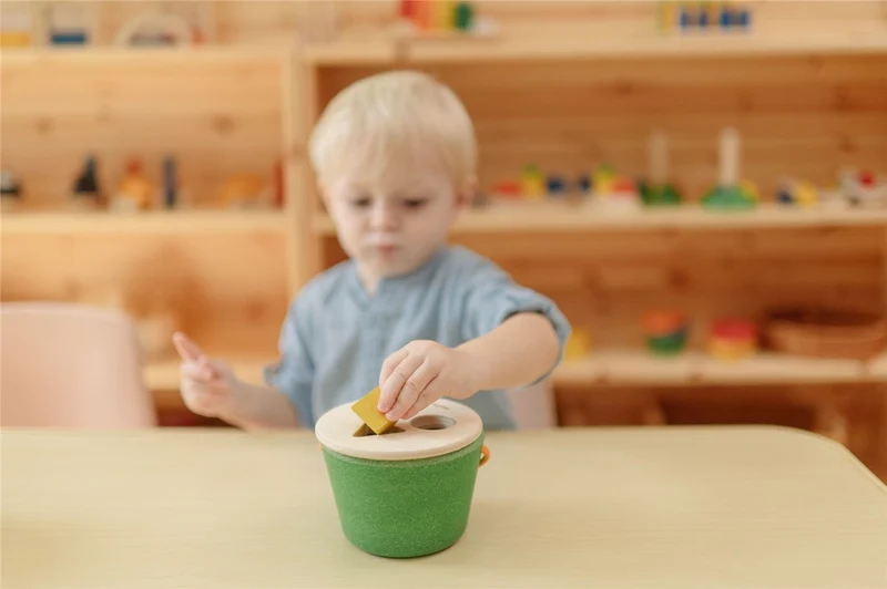 Cubo clasifica figuras · Plantoys