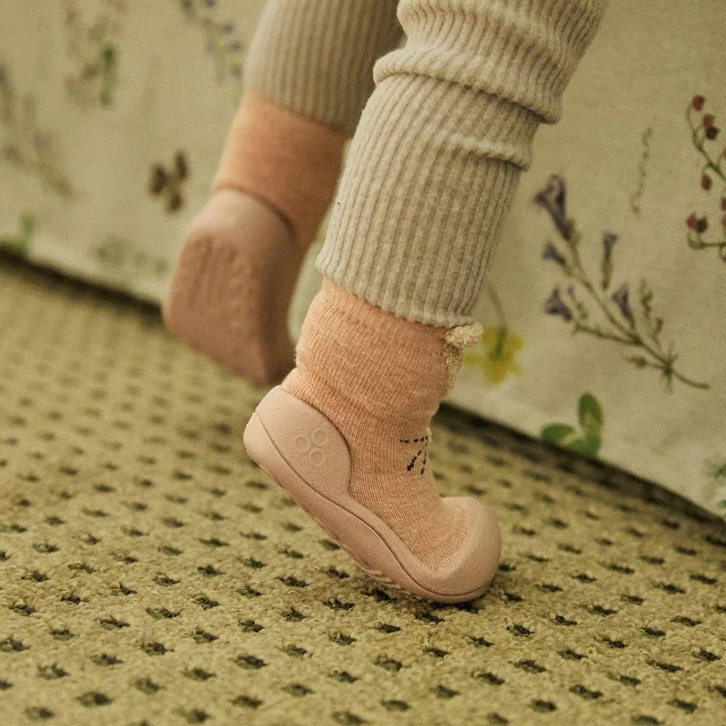 Attipas · Rabbit Pink
