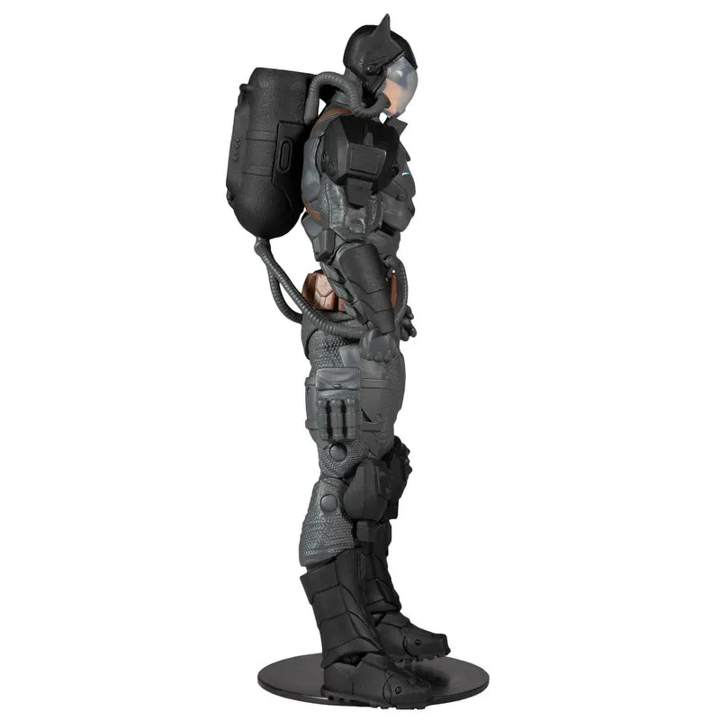 Figura Articulada Batman Hazmat Suit - DC Multiverse